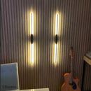 Arandela LED Linear 1m Preta 10W 3000K Bivolt Parede Moderna – NÃO Recarregável / precisa ligar na tomada