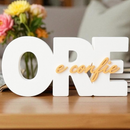 Letreiro Decorativo “Ore e Confie”