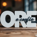 Letreiro Decorativo “Ore e Confie”