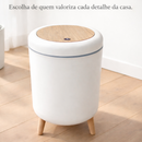 Lixeira Pé de Madeira com Tampa de Pressão – Moderna e Chic